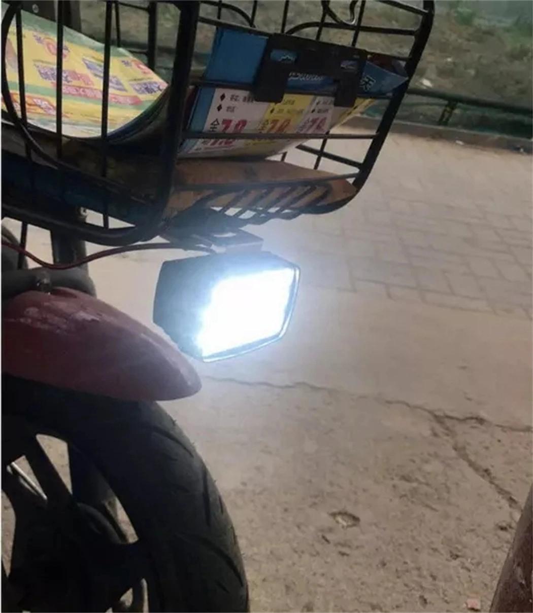 China Wholesale Motorcycle Front Spot Light 15 LED Bulbs Headlight