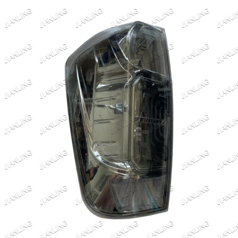 Halogen Tail Lamp for Pick-up Nissan Pick up Navara 2015 Auto Tail Lamp